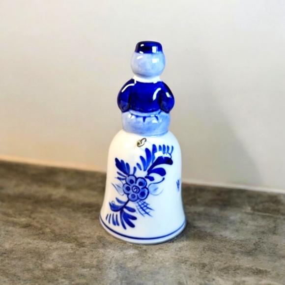 Delft Blue, Handpainted Miniature Bell with Boy sitting on the top. - Picture 3 of 7
